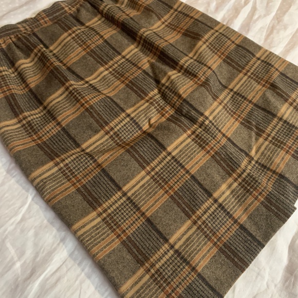 Pendleton 100% wool pencil skirt, size 10P, brown, blue and orange - Picture 3 of 3